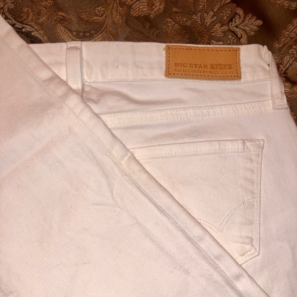 BRAND NEW WITH TAGS!! White Jeans! - Picture 1 of 4